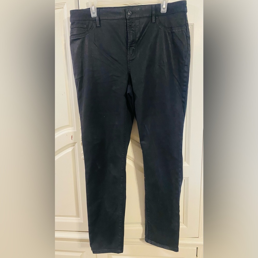 CHICO’S Classic Black Slim Pants CHICO’S opalescent sheen